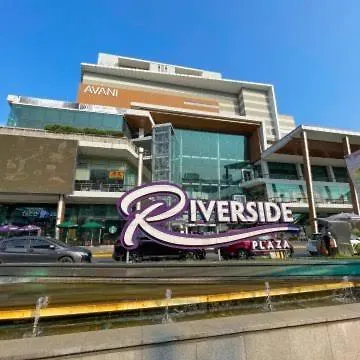Hotel Ree- Riverside