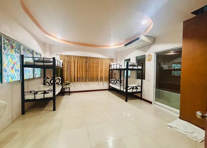 Ree- Riverside Hotel